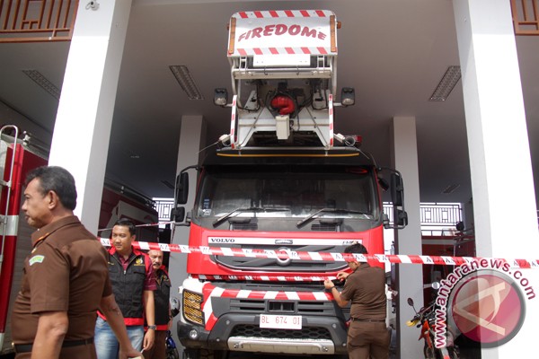 20160308Kejaksaan-Sita-Damkar-070316-Apls-11